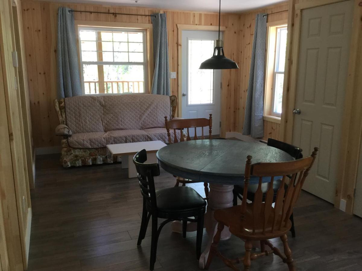 Chalet Les Parulines Tadoussac Exterior photo